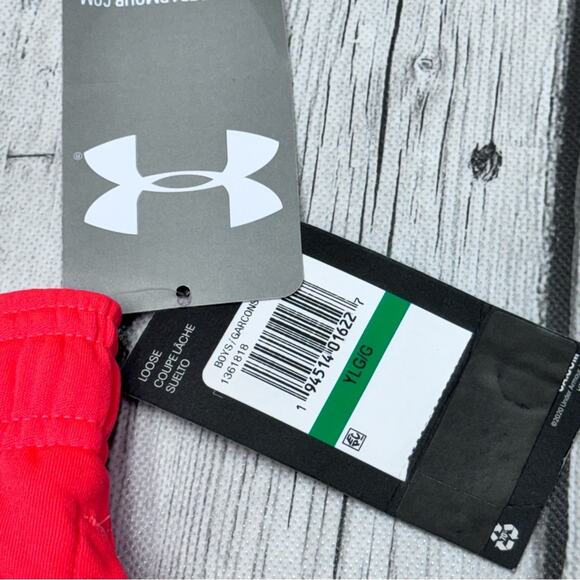 NWT Boys Under Armour Gym Shorts Size Youth Large - Picture 3 of 3